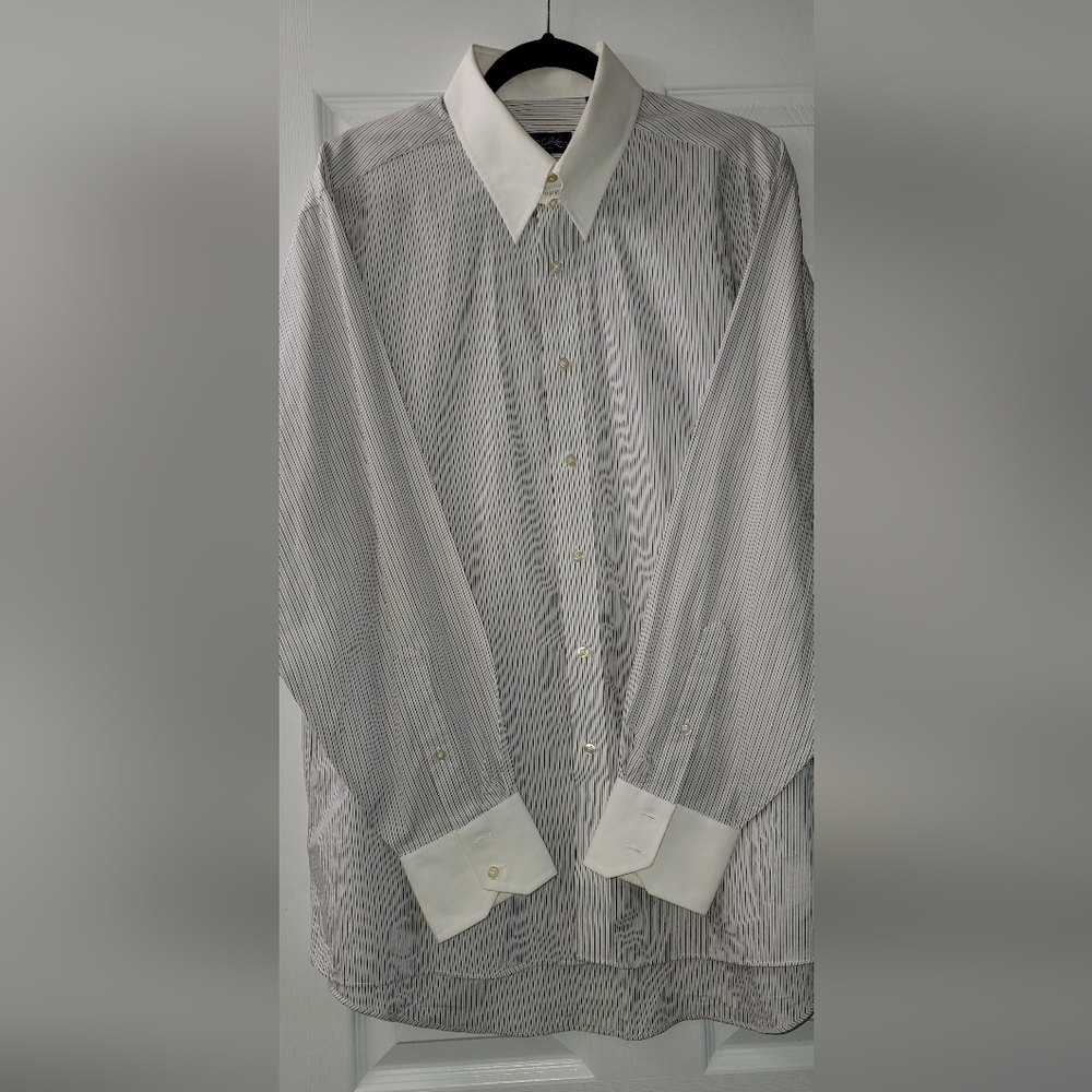 Sean John blue/brown/white strips with solid white neck and collars. Size 17/XL